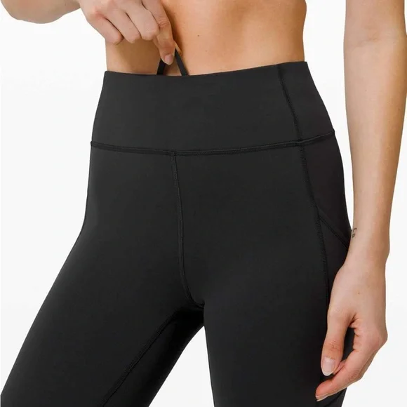 Lululemon | Black Leggings back pocket - Picture 9 of 9